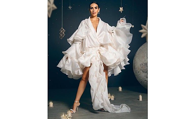 Imagen principal - Detalles del vestido de Juana Martín que ha llevado Cristina Pedroche